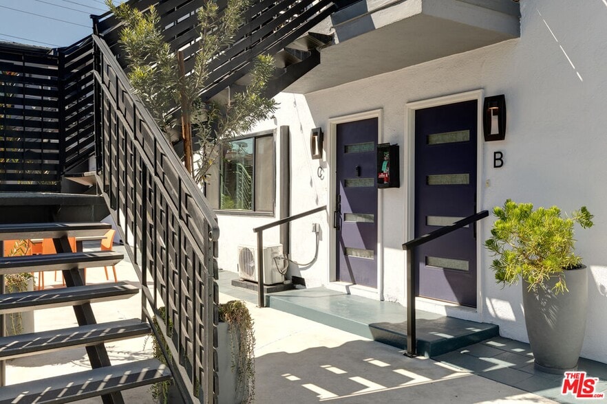 More Photos Of 1838 20th St, Santa Monica Apartments For Sale