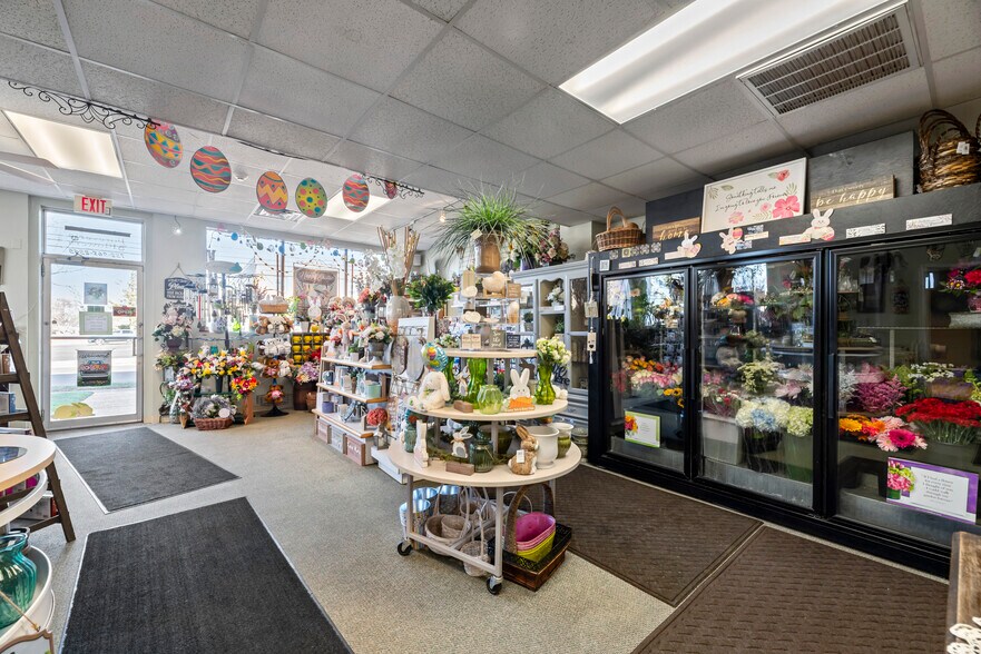 More Photos Of 136 Stelton Rd, Piscataway Freestanding For Lease