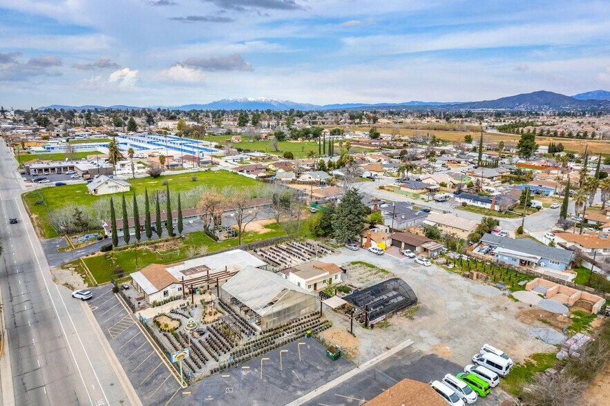 More Photos Of 1450-1454 E 6th St, Beaumont General Retail For Sale