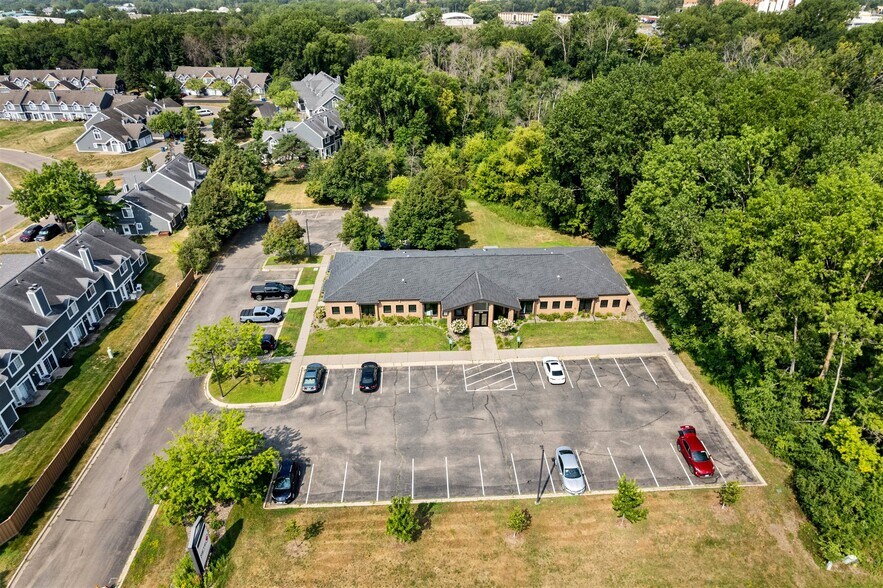 More Photos Of 2056 Woodlane Dr, Woodbury Medical For Sale