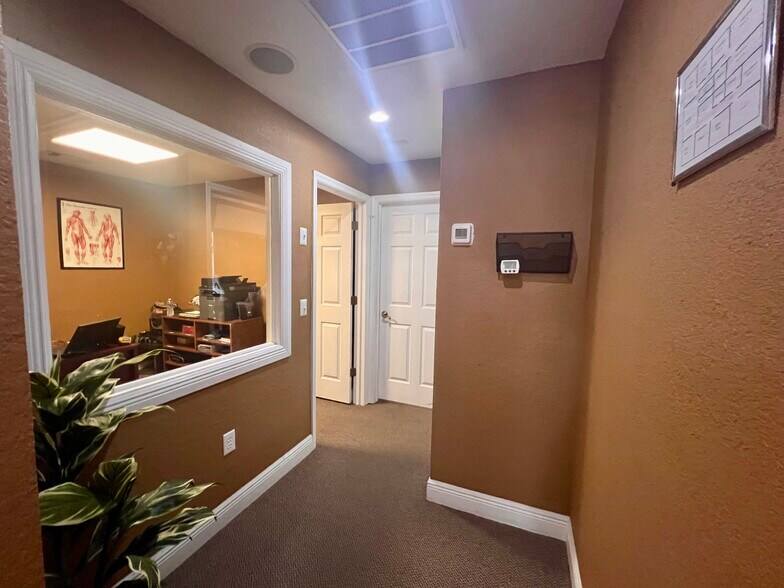 More Photos Of 766 Deltona Blvd, Deltona Flex For Sale