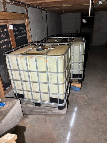 More Photos Of 116 Courthouse Sq, Edgefield Storefront For Lease