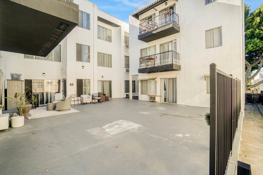 More Photos Of 8011 Romaine St, Los Angeles Apartments For Sale
