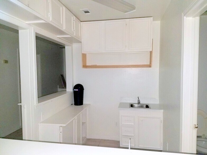 More Photos Of 5101 Harrisburg Blvd, Houston Freestanding For Sale