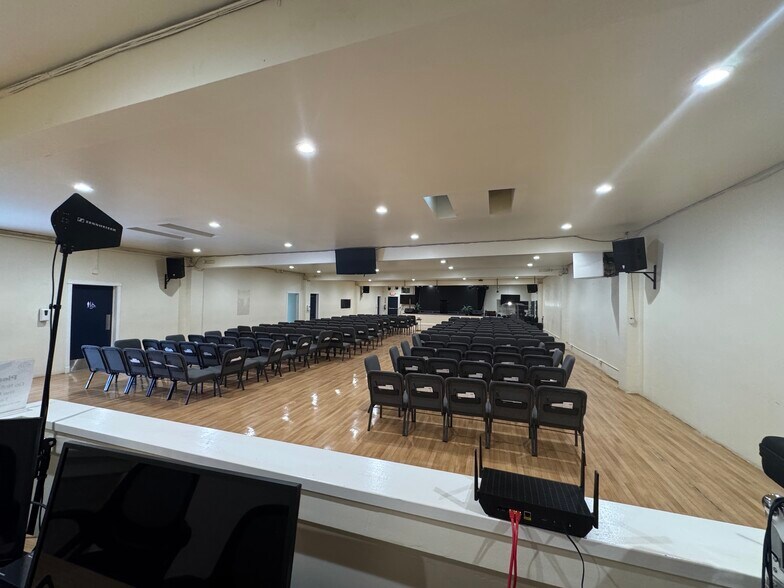 More Photos Of 2618 San Pablo Ave, Berkeley Freestanding For Lease