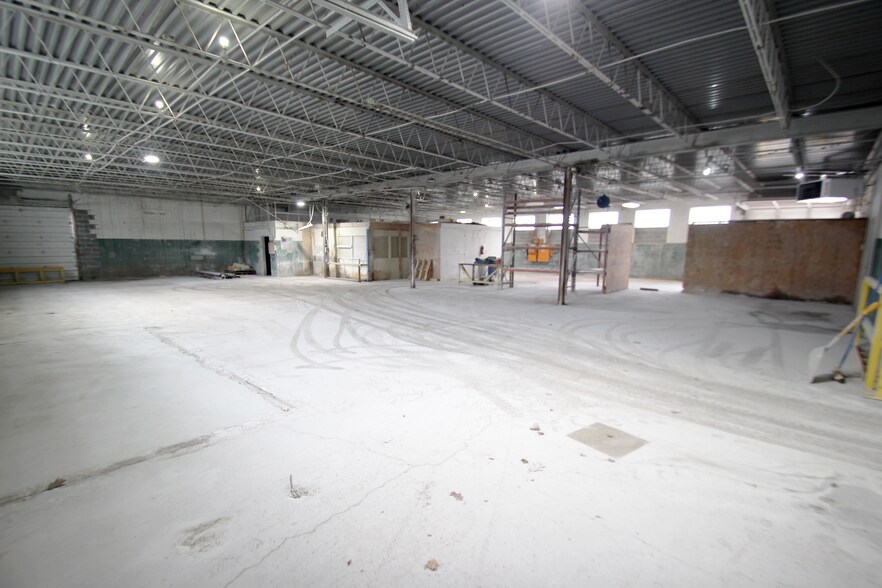 More Photos Of 104 Lee St, Lodi Manufacturing For Sale