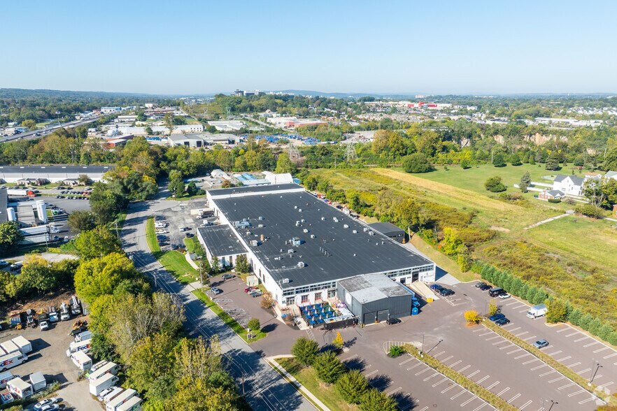 More Photos Of 250 King Manor Dr, King Of Prussia Warehouse For Lease