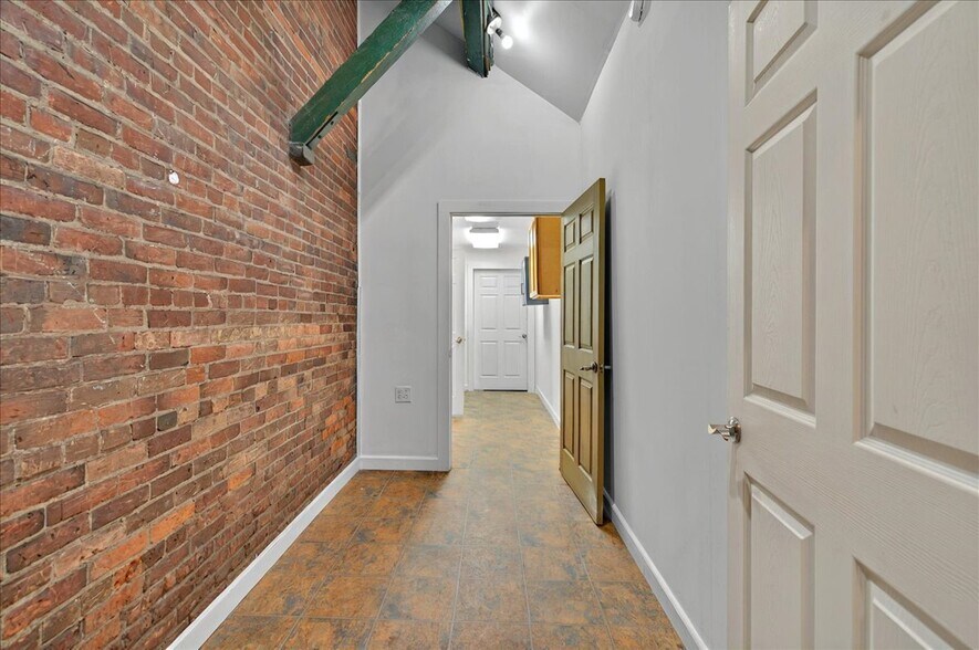 More Photos Of 80 W Circular St, Saratoga Springs Storefront For Lease