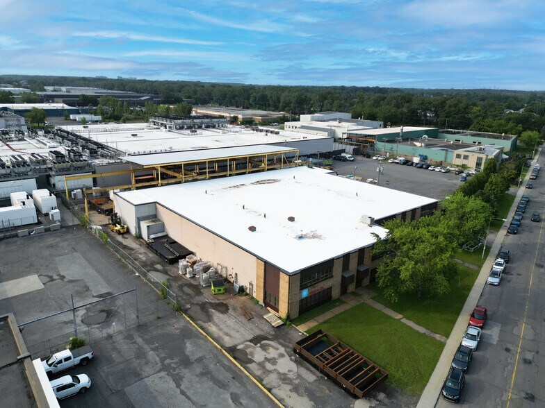 More Photos Of 2000 St De La Métropole, Longueuil Industrial For Sale