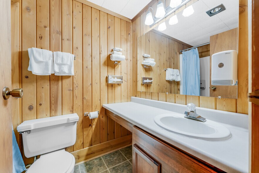 More Photos Of 21507 Seneca Trl, Marlinton Hotel For Sale