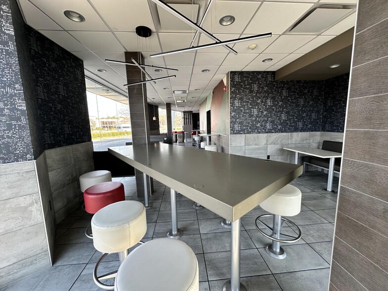 More Photos Of 3850 Veterans Memorial Hwy, Bohemia Fast Food For Lease