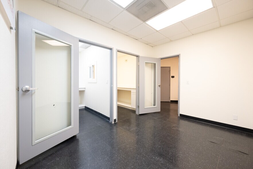More Photos Of 601 S Rancho Dr, Las Vegas Medical For Sale