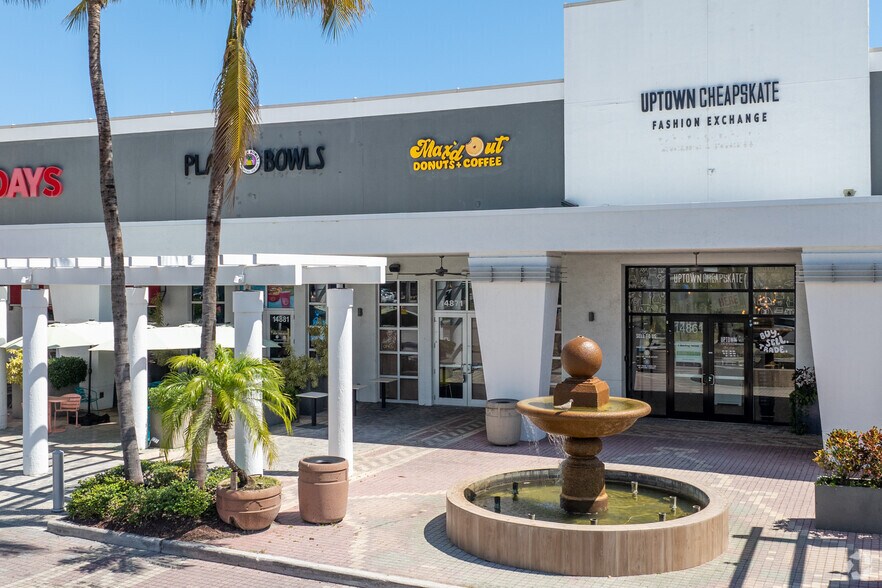 More Photos Of 14601-14891 Biscayne Blvd, Miami Storefront For Lease