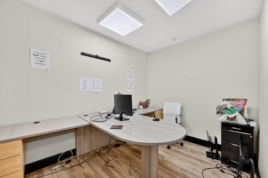 More Photos Of 297 Margaret King Ave, Ringwood Warehouse For Sale