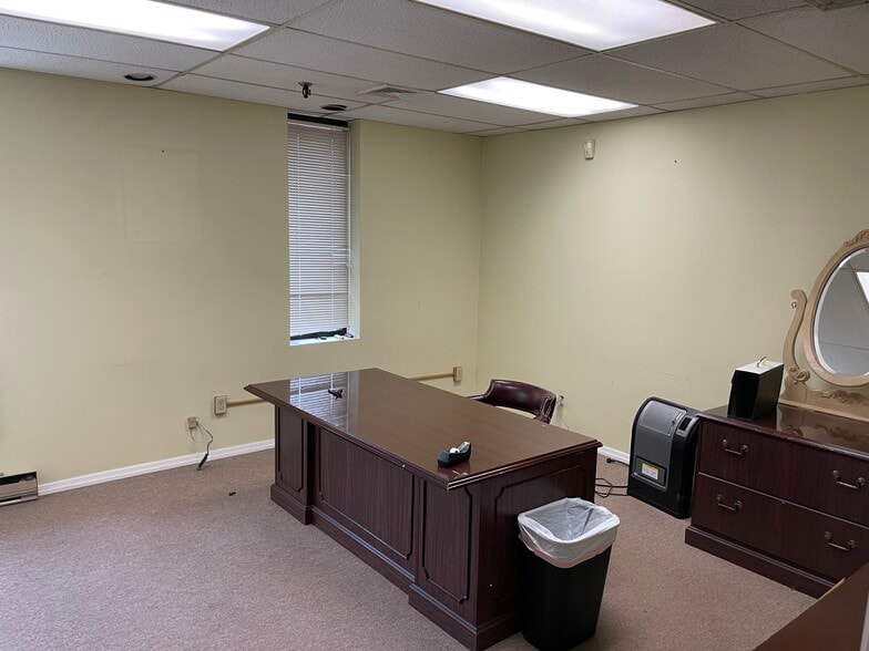 More Photos Of 4865 Arthur Kill Rd, Staten Island Warehouse For Sale