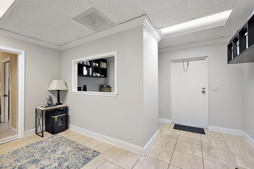 More Photos Of 609 W Montrose St, Clermont Office For Sale