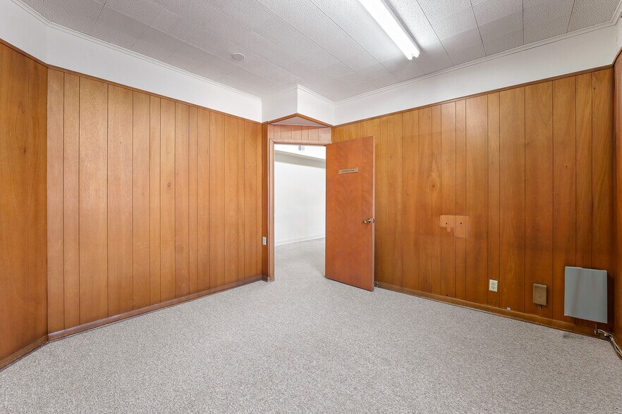 More Photos Of 6 E 1st St, Fond Du Lac Office For Sale