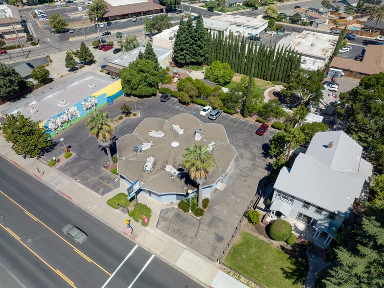 More Photos Of 316 W F St, Oakdale Storefront Retail Office For Lease