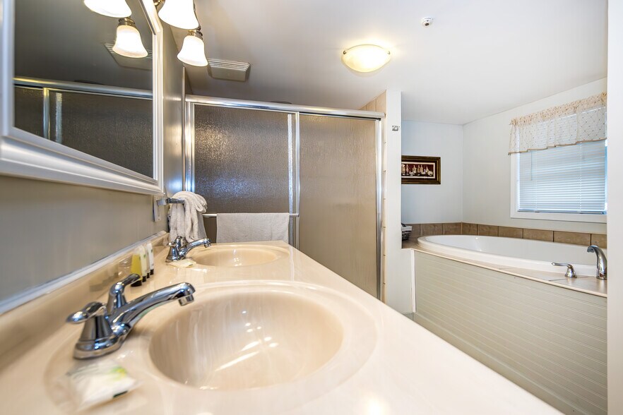 More Photos Of 78 Cream Hill Rd, Mendon Hospitality For Sale