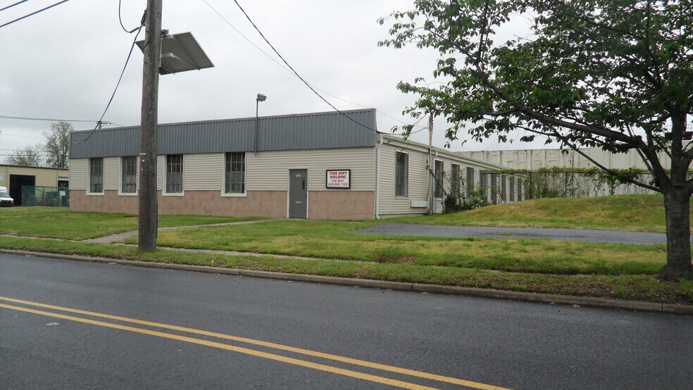 More Photos Of 315 Market St, Palmyra Warehouse For Lease