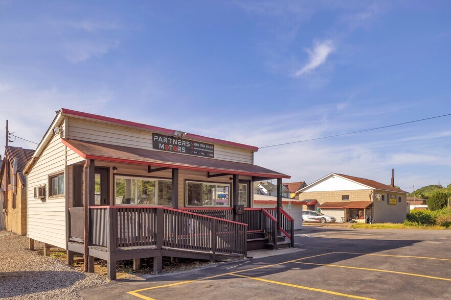 Primary Photo Of 548 Hill St, Mc Grann Flex For Sale