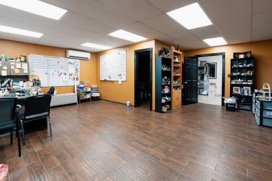 More Photos Of 94-129 Leokane St, Waipahu Warehouse For Sale