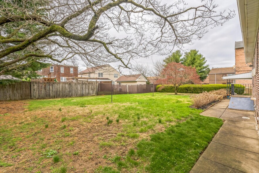 More Photos Of 1718 Rhawn St, Philadelphia Land For Sale