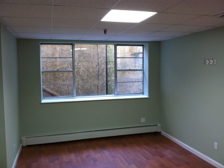 More Photos Of 1 Barstow Rd, Great Neck Apartments For Sale
