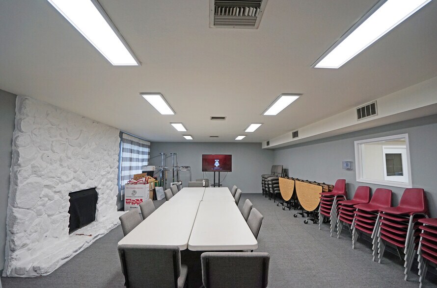 More Photos Of 310 N 16th Ave, Yakima Office For Sale