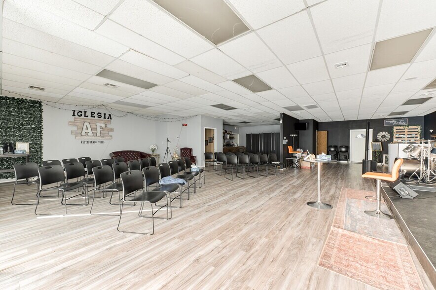 More Photos Of 1501-1511 N Rockwell Ave, Oklahoma City Storefront Retail Office For Lease