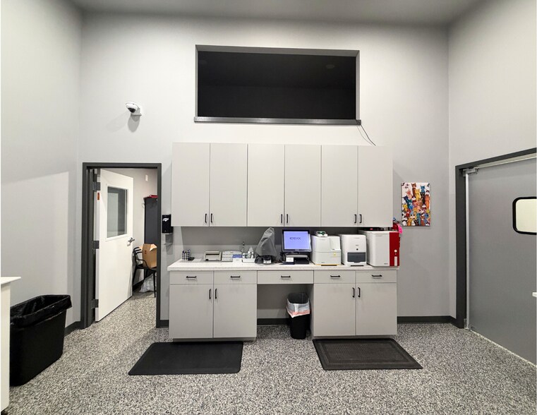 More Photos Of 19223 E Appleway Ave, Greenacres Freestanding For Lease