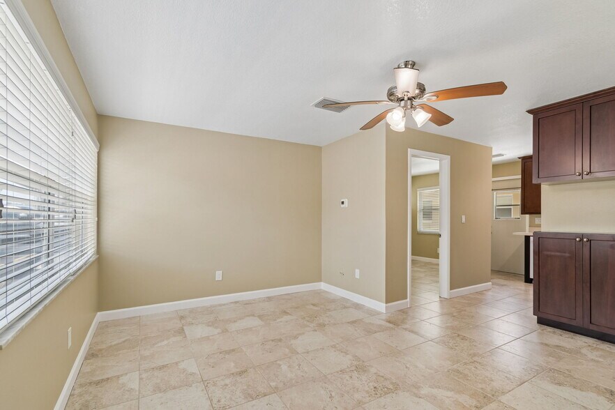 More Photos Of 2307 Bay Blvd, Indian Rocks Beach Apartments For Sale