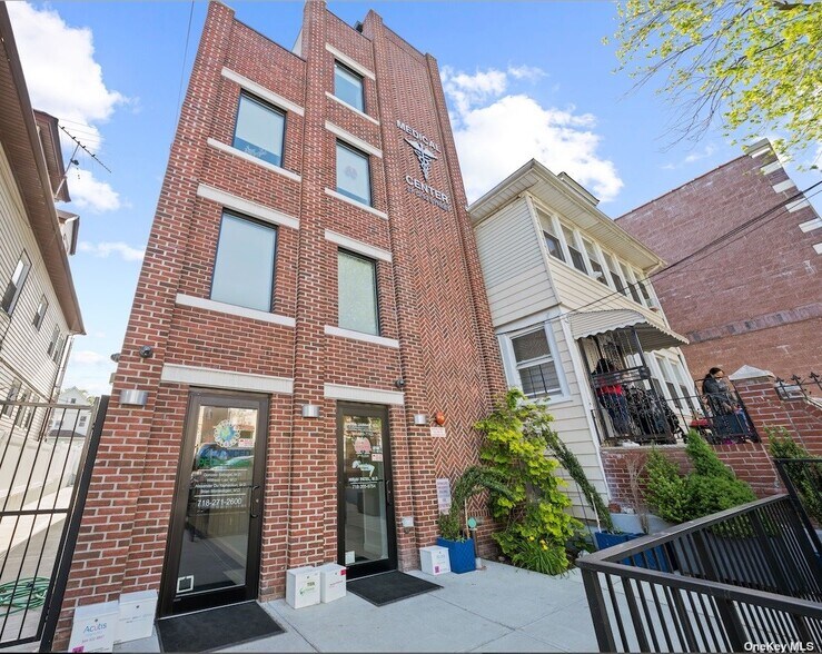 More Photos Of 3712 92nd St, Jackson Heights Medical For Lease