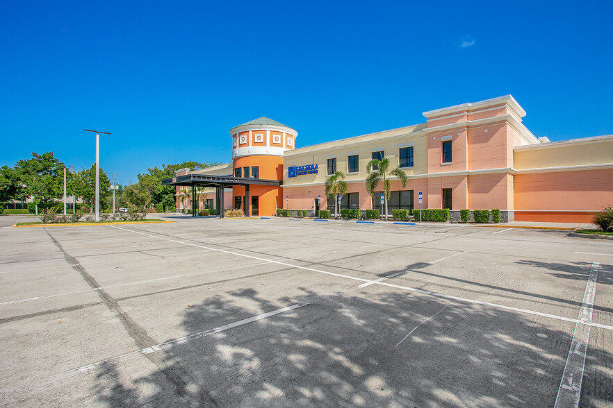 Primary Photo Of 737 W Oak St, Kissimmee Medical For Sale