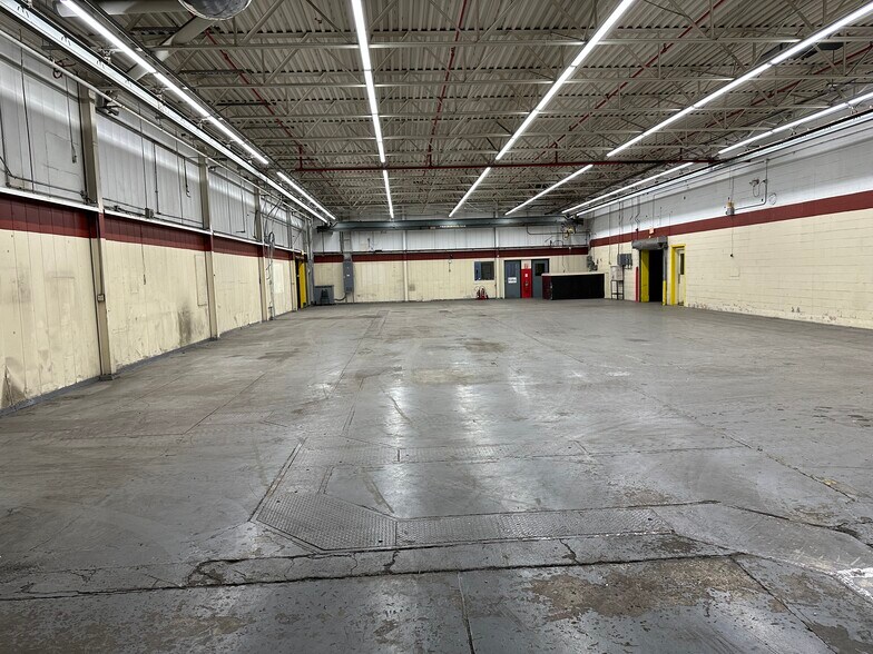 More Photos Of 6 Morrill Pl, Fulton Warehouse For Lease