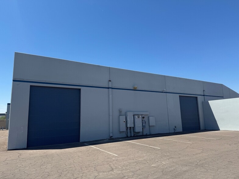 More Photos Of 2665 S La Luna, Goodyear Warehouse For Lease