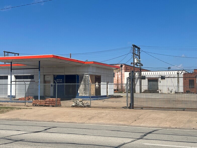 More Photos Of 1213 Scott Ave, Wichita Falls Service For Sale