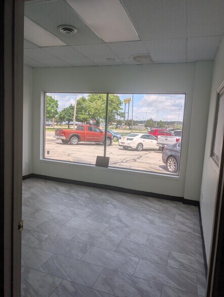 More Photos Of 4716-4724 S Dixie Dr, Dayton Unknown For Lease