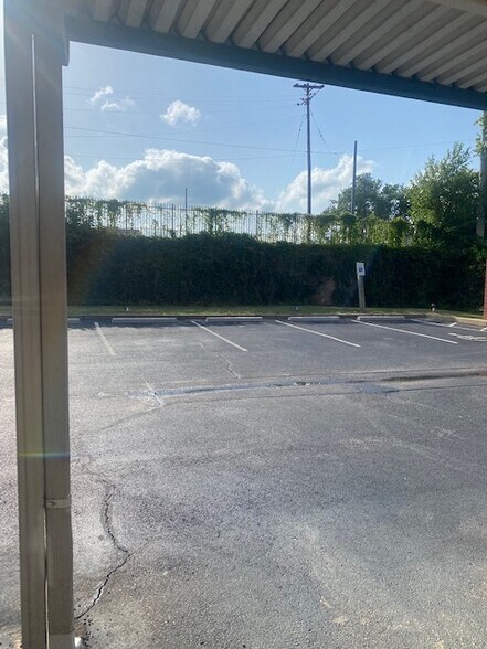 More Photos Of 493 N Front St, Memphis Office For Lease