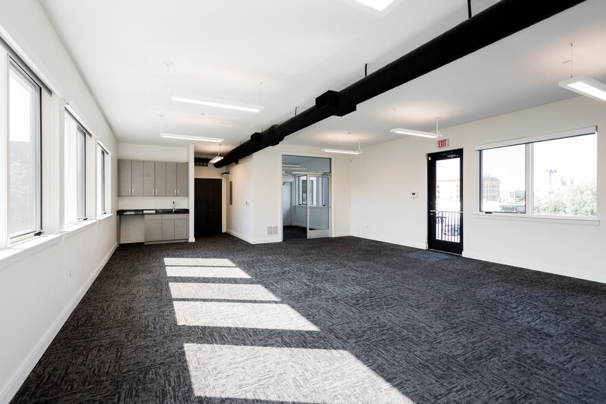 More Photos Of 440 Selden St, Detroit Office For Sale