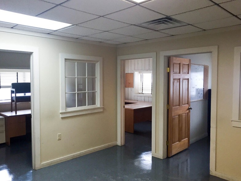 More Photos Of 2 Flint Mine Rd, Coxsackie Manufacturing For Sale