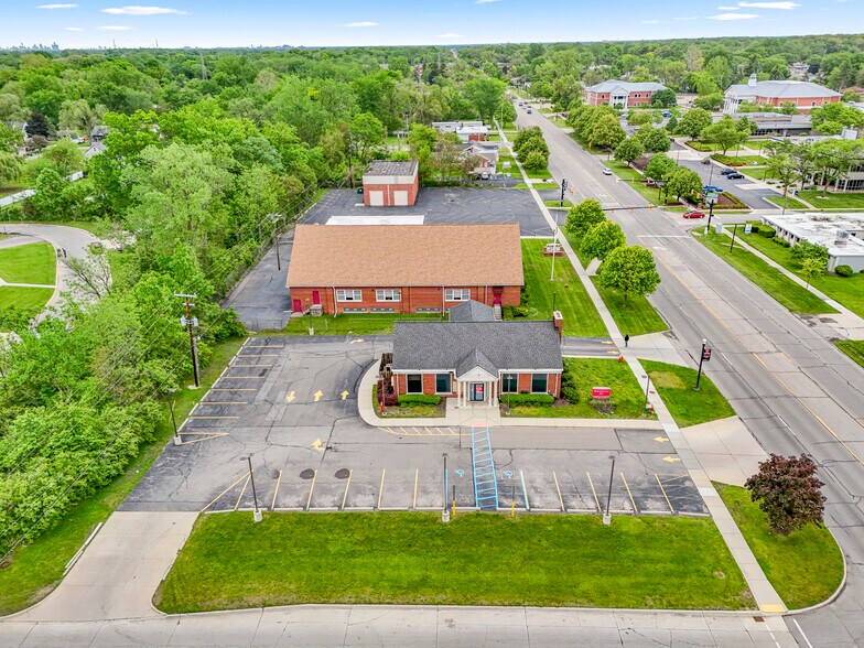 More Photos Of 23700 Goddard Rd, Taylor Bank For Lease