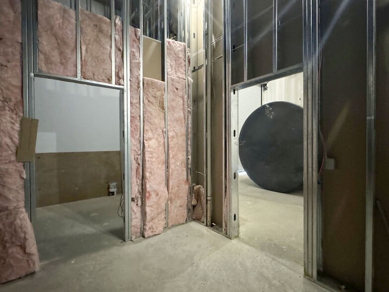 More Photos Of 369 Enterprise Dr, Batesville Industrial For Sale