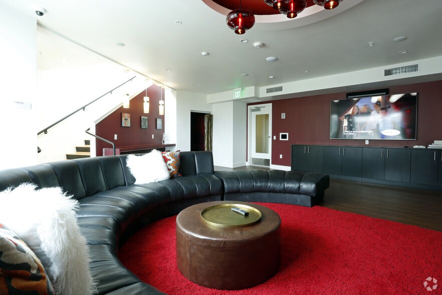 More Photos Of 2020 E Madison St, Seattle Apartments For Lease