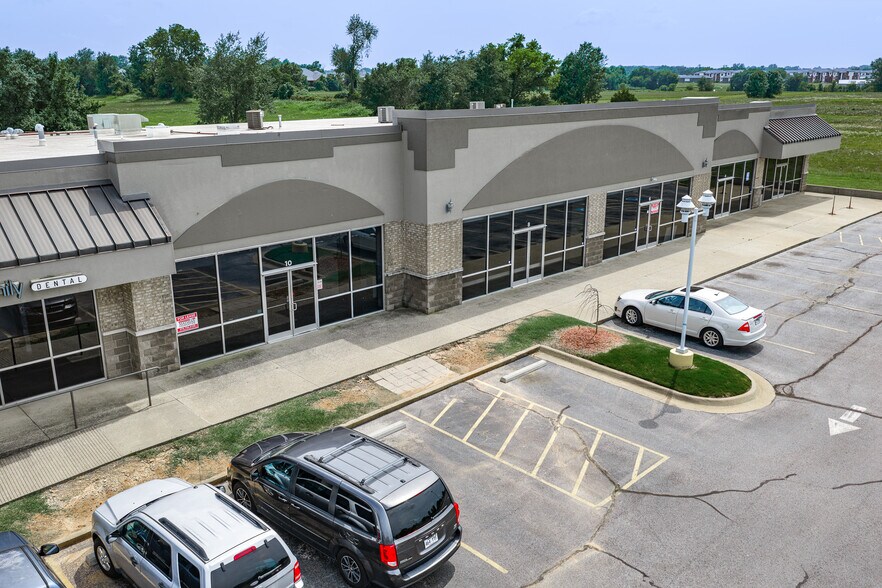 More Photos Of 1400 SE Walton Blvd, Bentonville Unknown For Lease