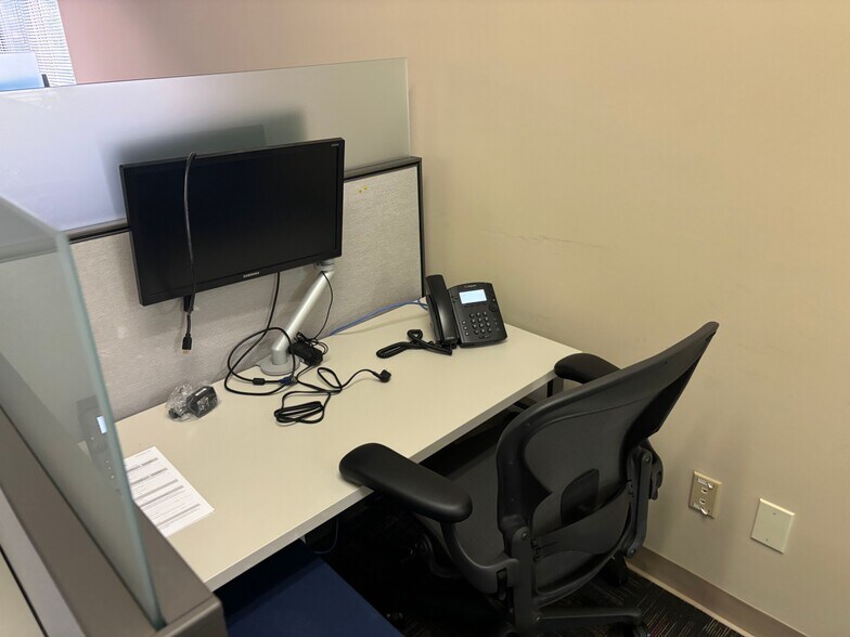 More Photos Of 950 W Valley Rd, Wayne Office For Sale