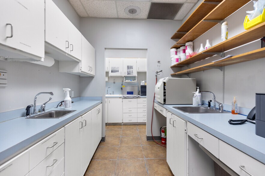 More Photos Of 5676 W Skelly Dr, Tulsa Medical For Sale