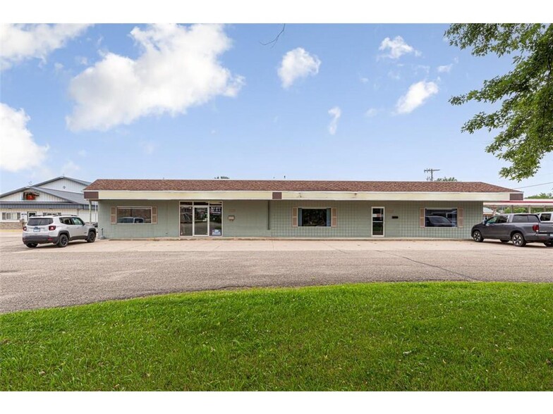 Primary Photo Of 206-208 Mineral Springs Rd, Owatonna Storefront Retail Office For Sale