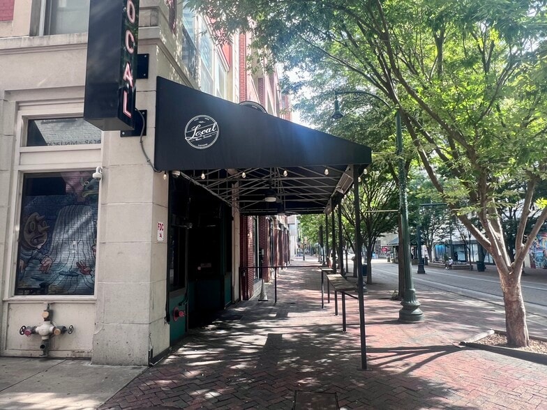 More Photos Of 95 S Main St, Memphis Storefront Retail Office For Lease