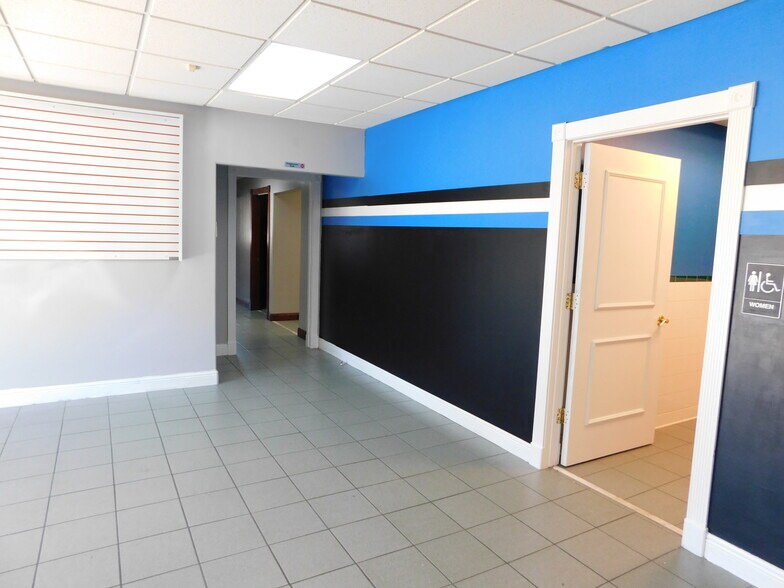 More Photos Of 5145 Commercial Dr, Melbourne Warehouse For Lease